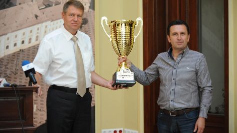 Klaus Iohannis premiat pentru Raliul Sibiului